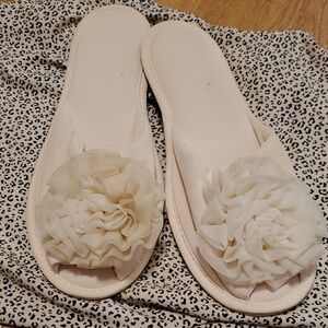 Elegant White Floral Women's Slippers